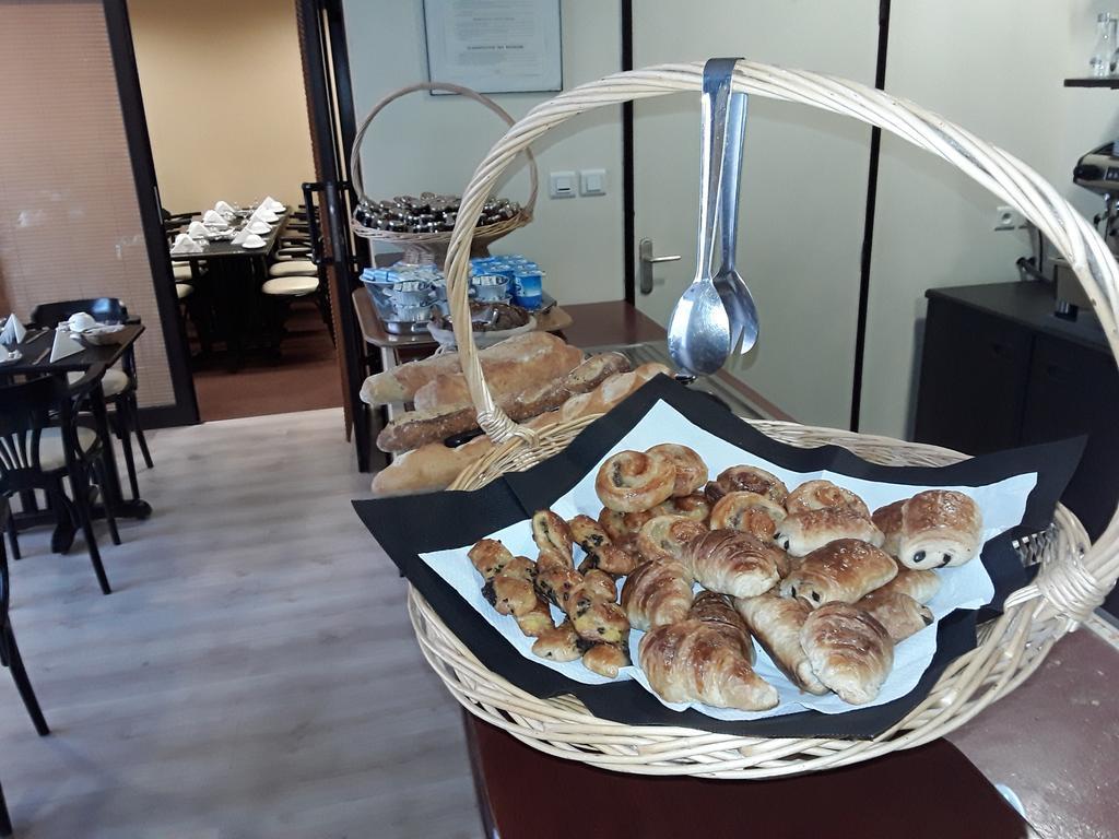 Hotel Dorele Montargis Dış mekan fotoğraf